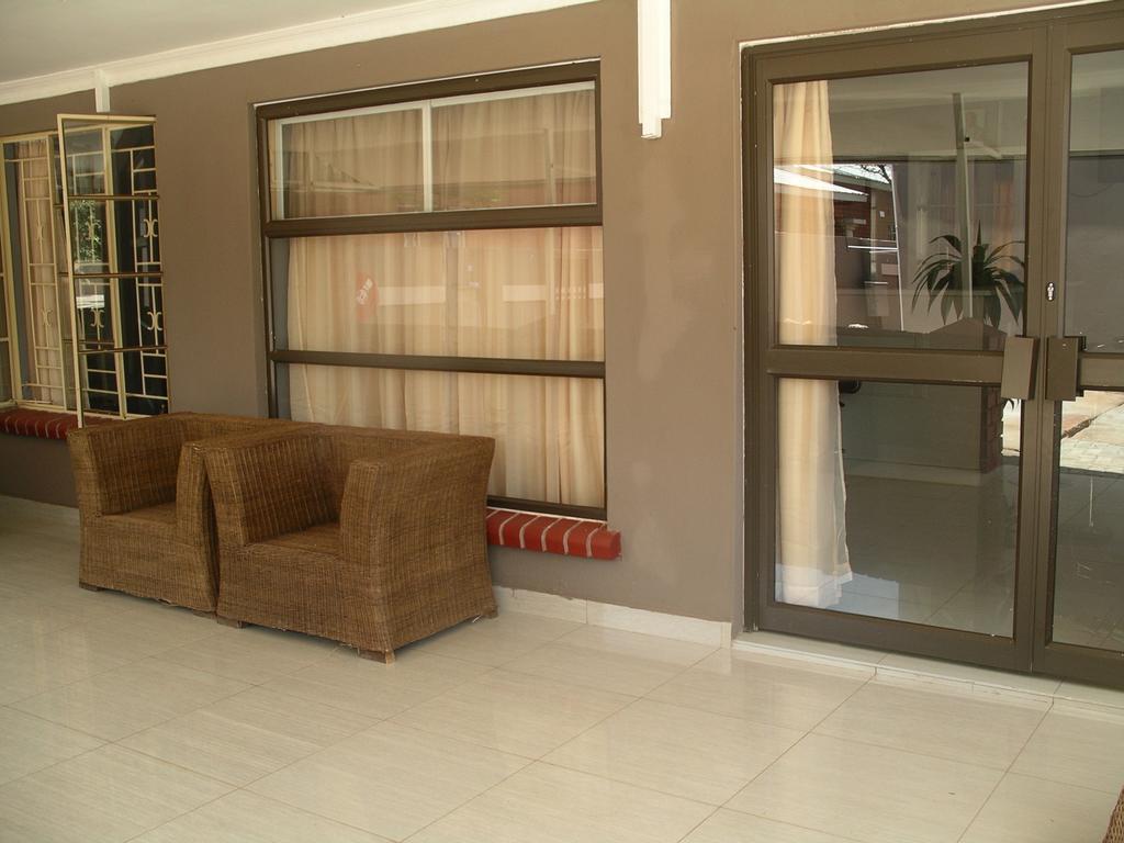 Asante Apartments Livingstone Room photo